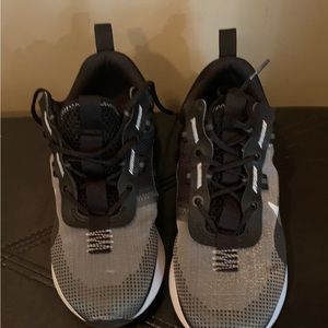 Boys Nike Air max size 5